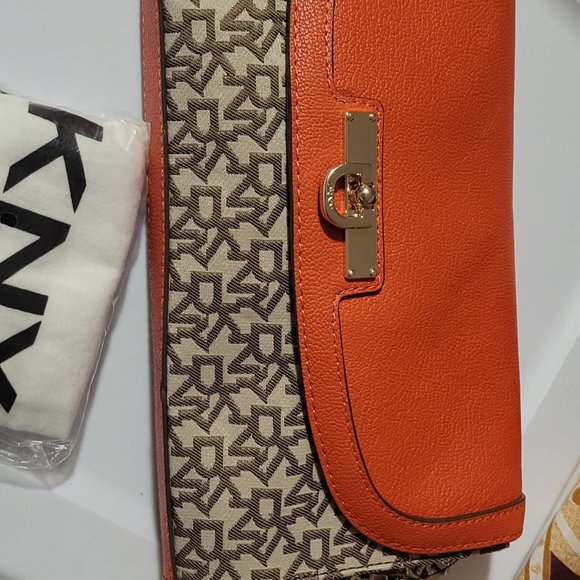 Dkny Orange envelop bag new - Picture 2 of 3